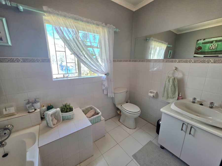 4 Bedroom Property for Sale in La Provance Free State